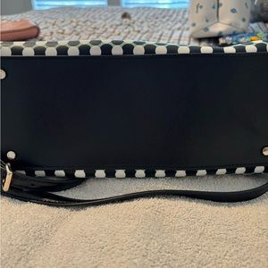 Kate Spade medium leather satchel. No marks. Like new condition.